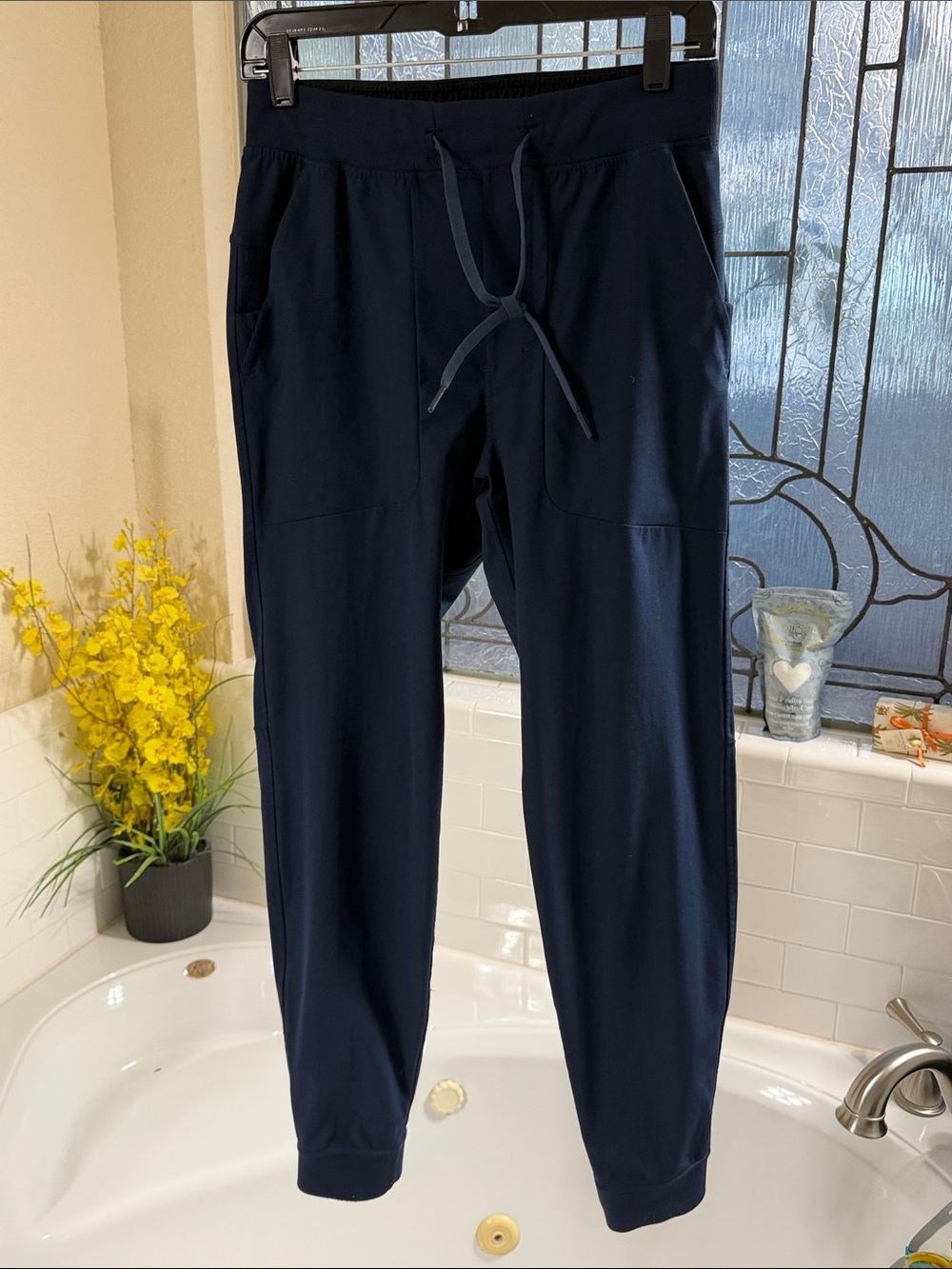 Lululemon Joggers. Navy . Size small . Excellent condition